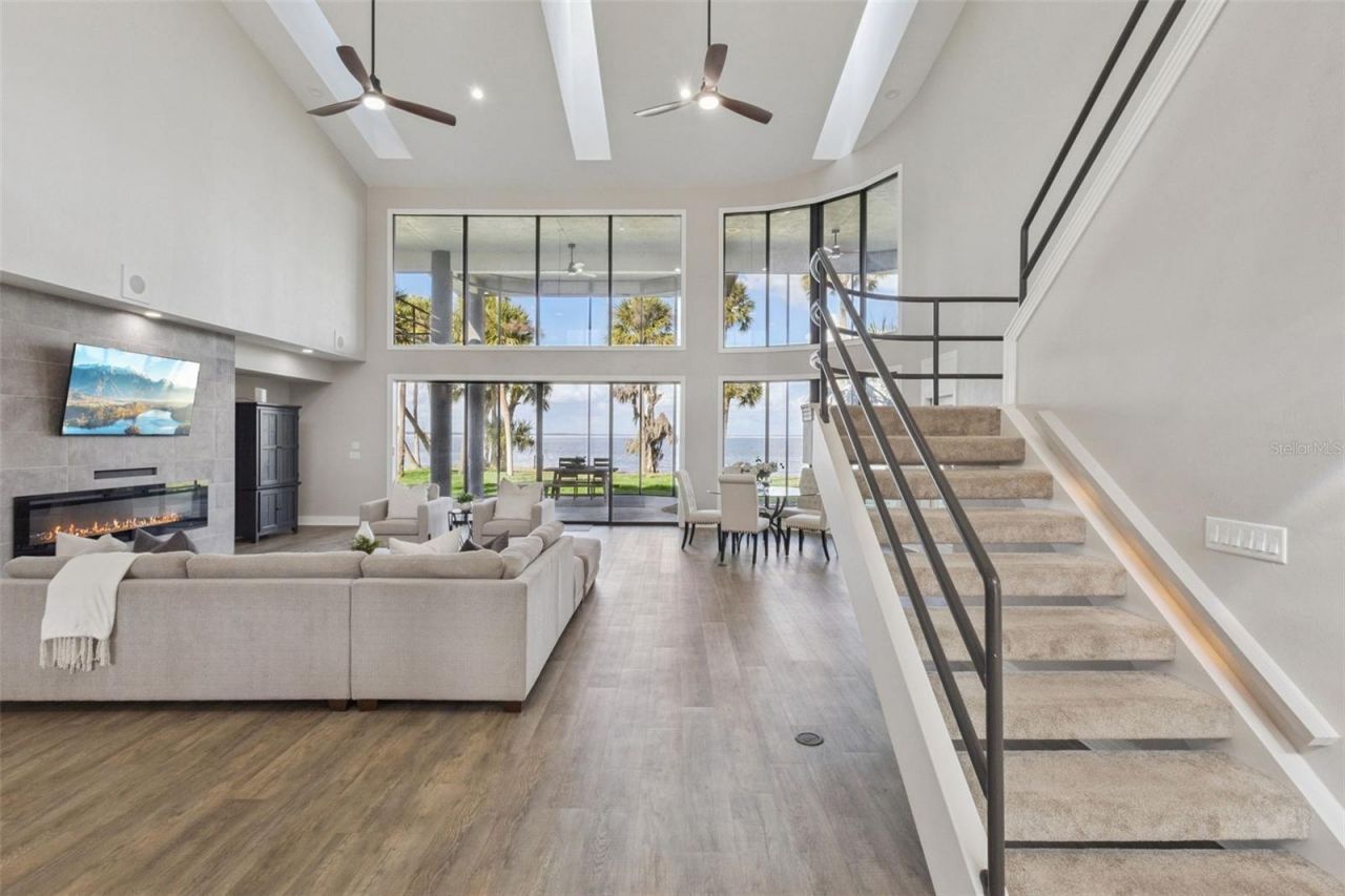 303 Waterwood Drive, Yalaha, FL 34797 Photo