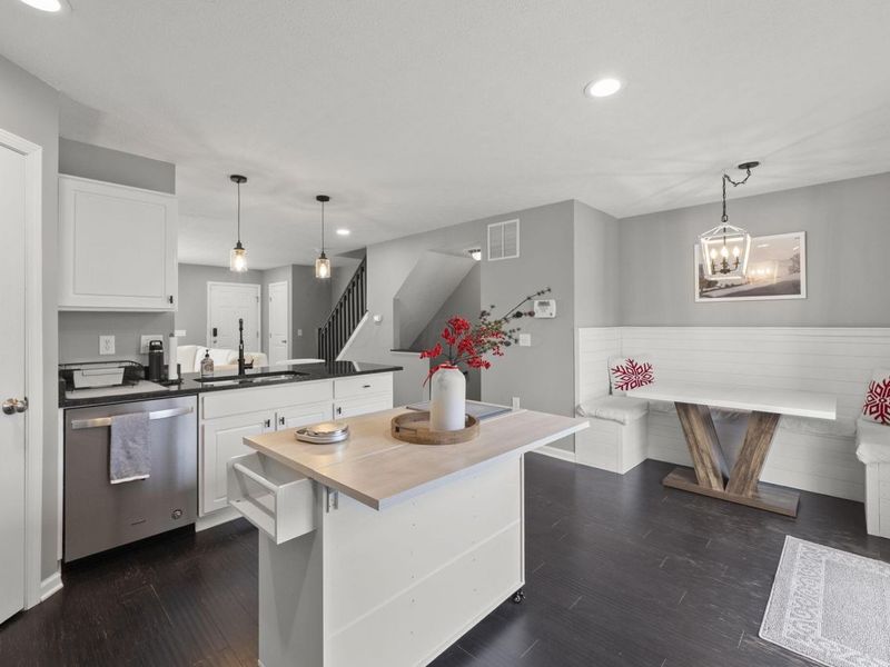 6242 Needletail Road, Unit 33, Columbus, OH 43230 Photo 12