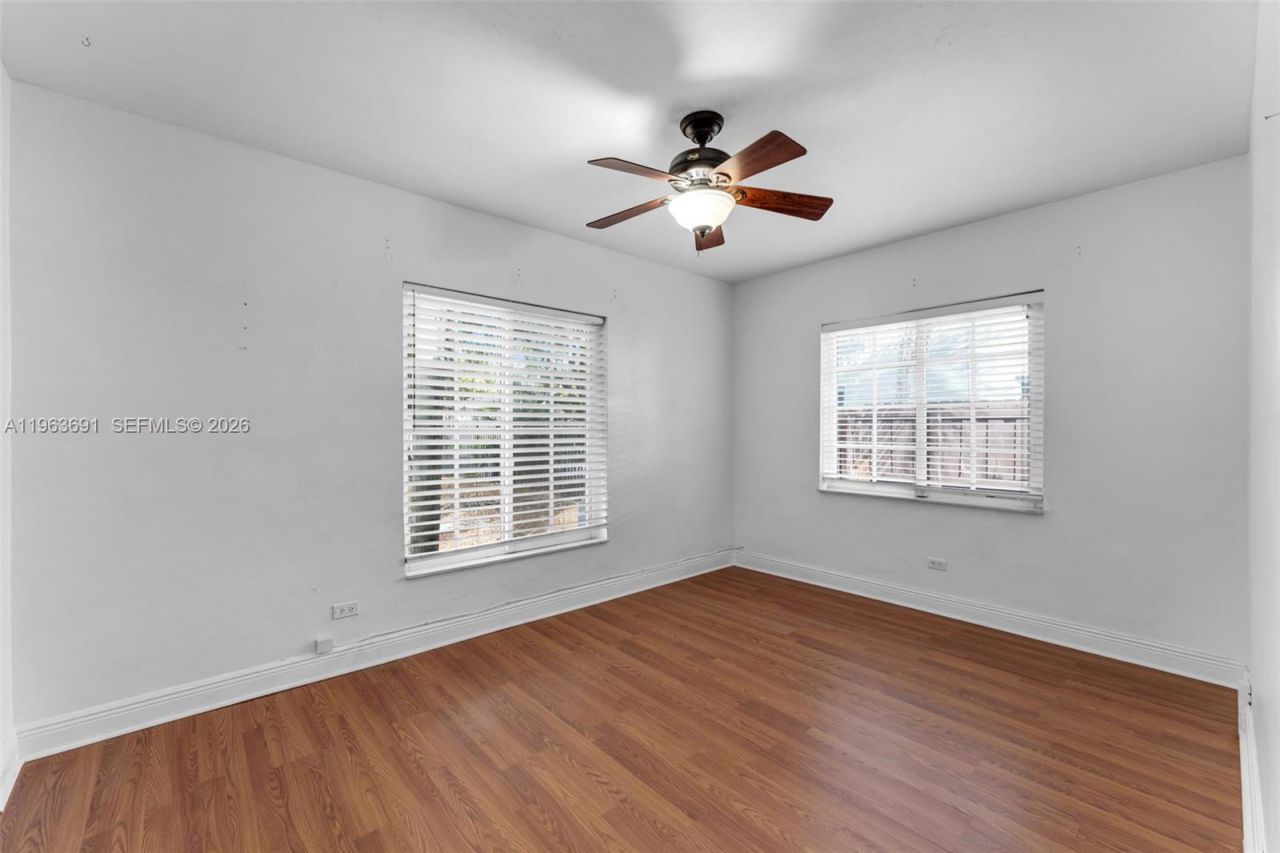 4220 SW 13th St , Unit 4220, Miami, FL 33134 Photo