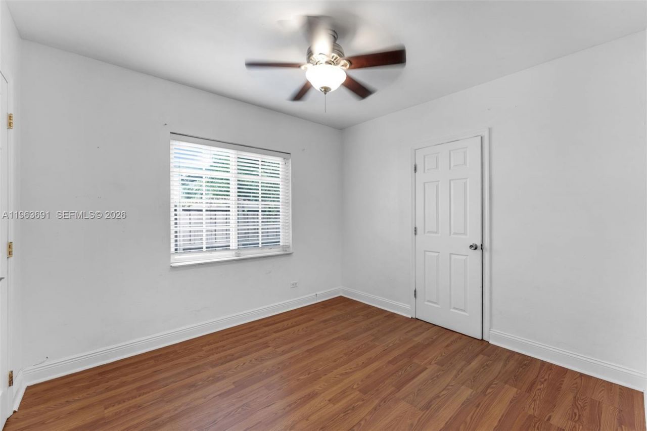 4220 SW 13th St , Unit 4220, Miami, FL 33134 Photo