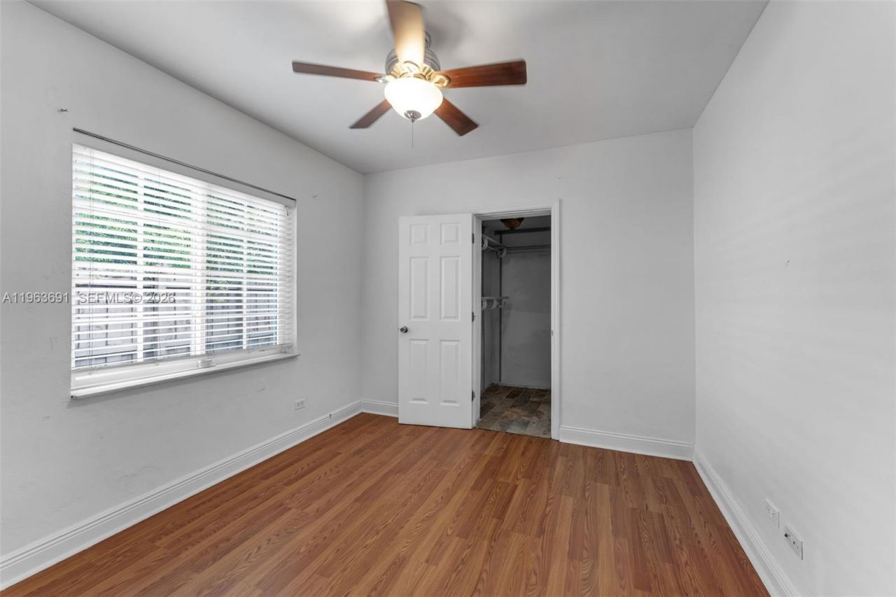 4220 SW 13th St , Unit 4220, Miami, FL 33134 Photo