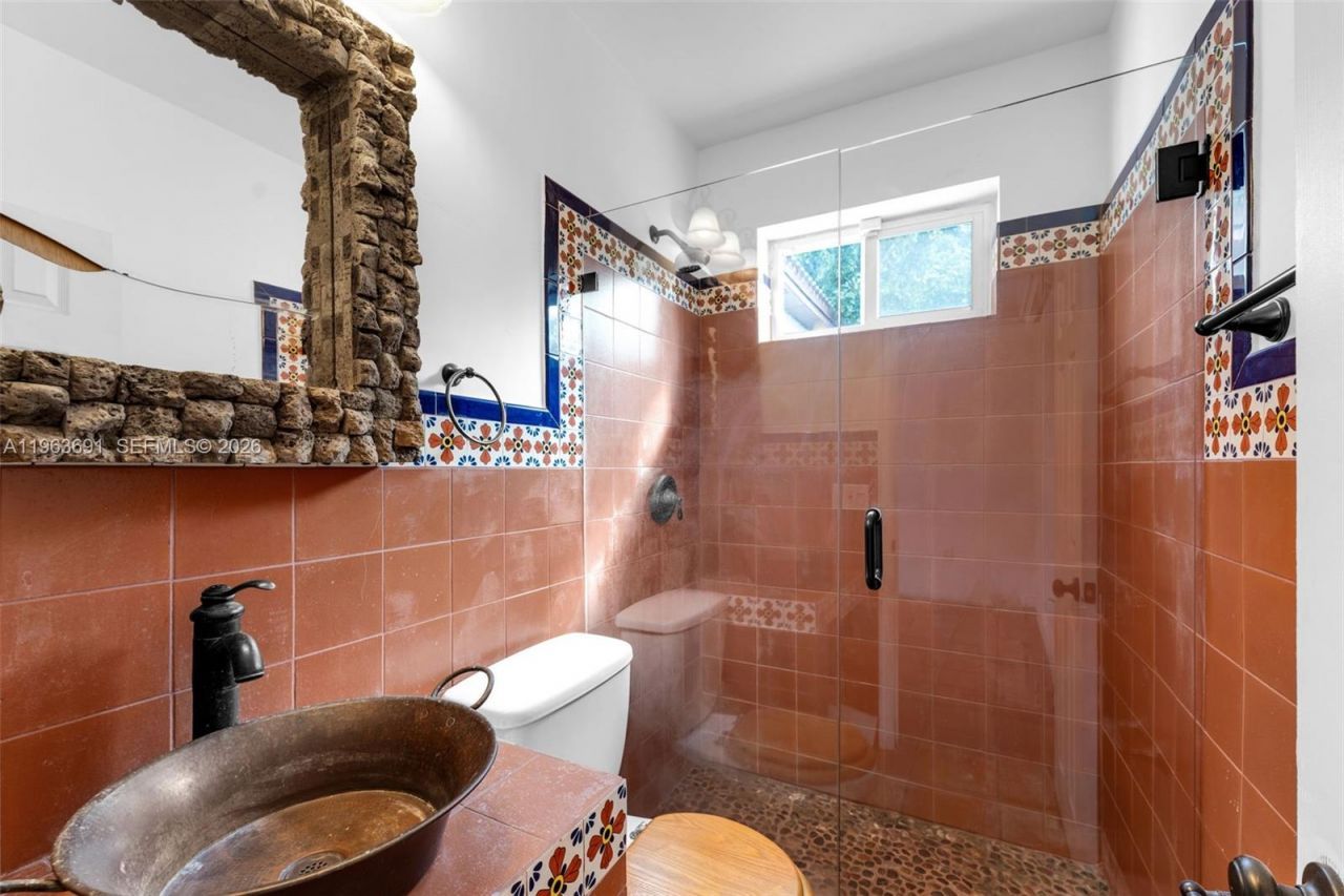 4220 SW 13th St , Unit 4220, Miami, FL 33134 Photo