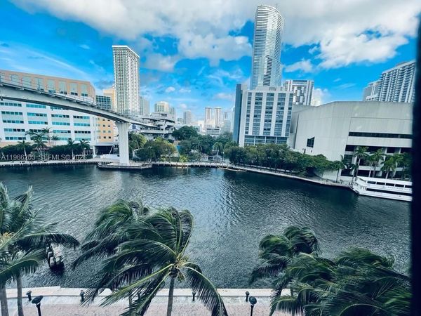 31 SE 5th St, Unit 601, Miami, FL 33131