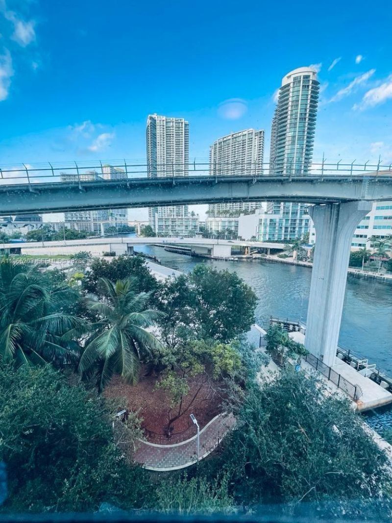 31 SE 5th St, Unit 601, Miami, FL 33131 Photo