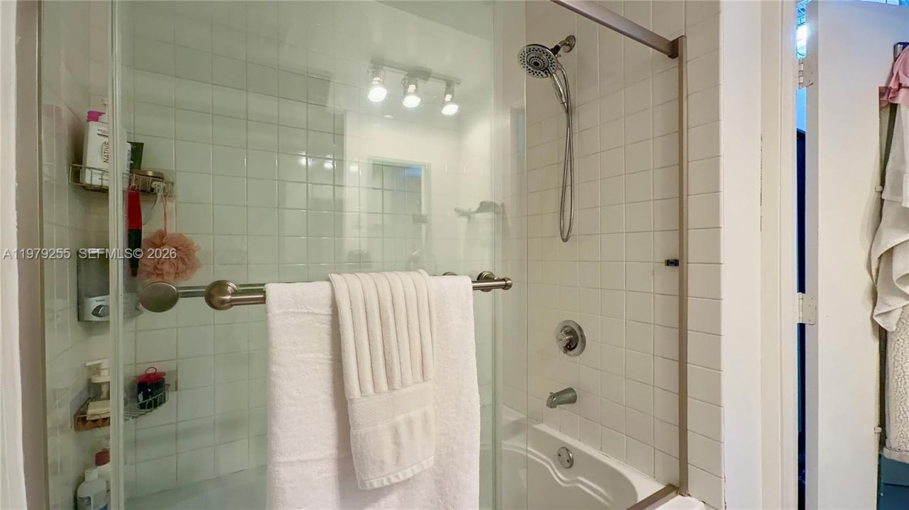 10 SW South River Dr , Unit 715, Miami, FL 33130 Photo