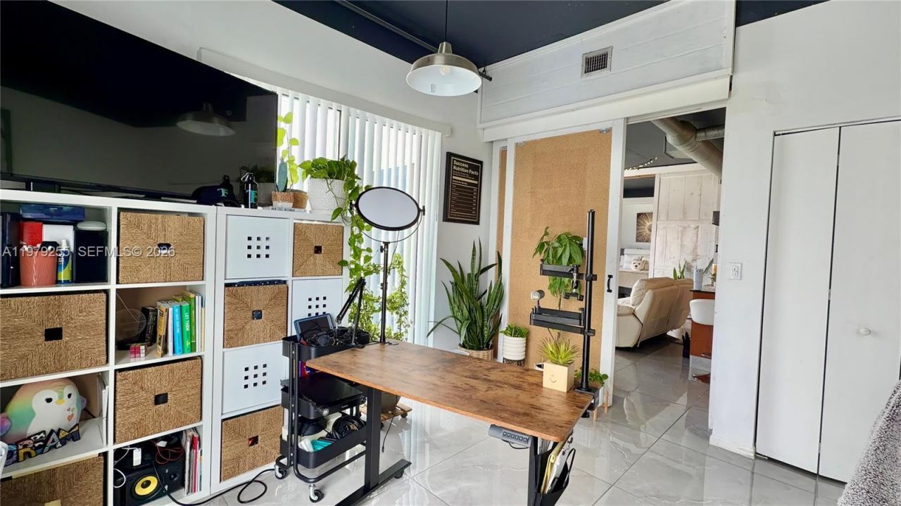 10 SW South River Dr , Unit 715, Miami, FL 33130 Photo