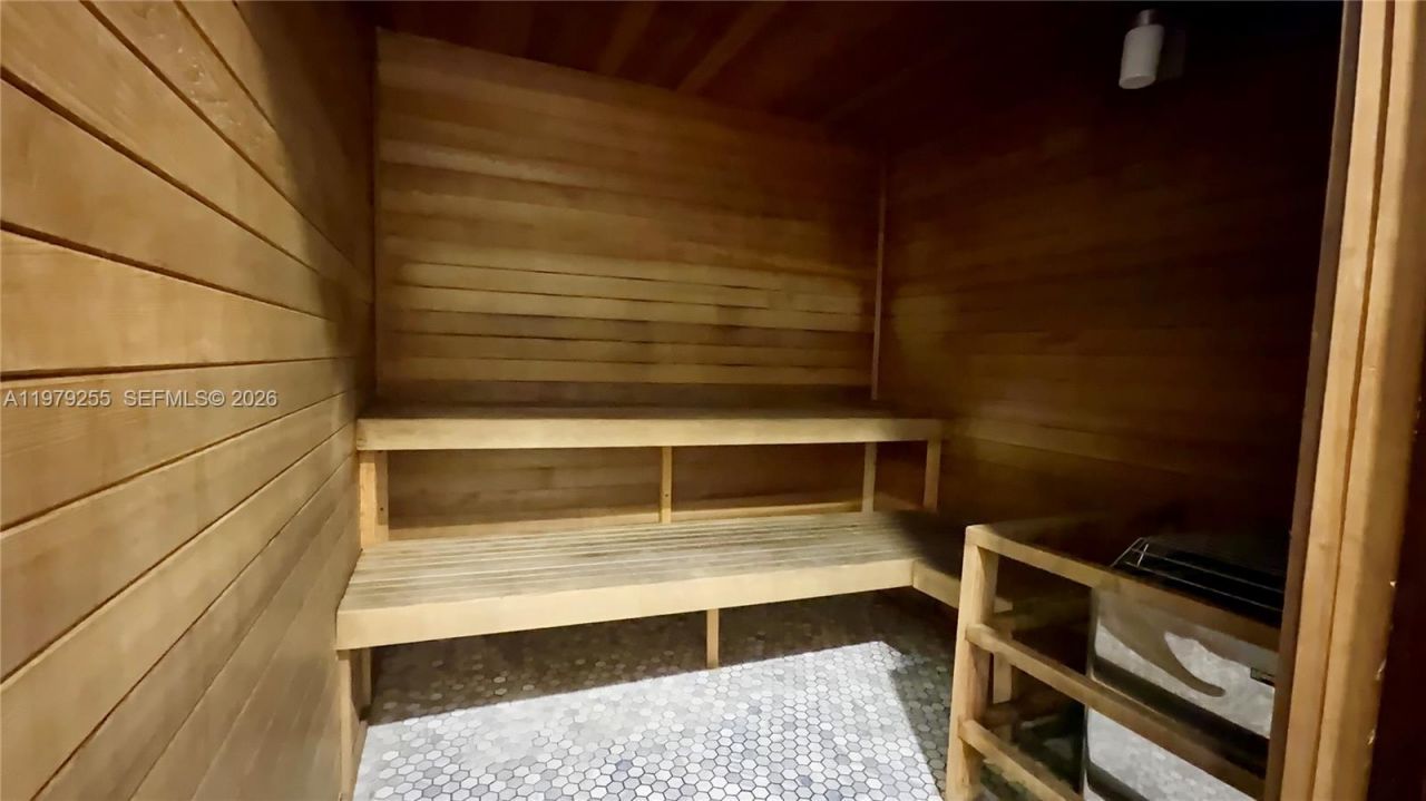 10 SW South River Dr , Unit 715, Miami, FL 33130 Photo