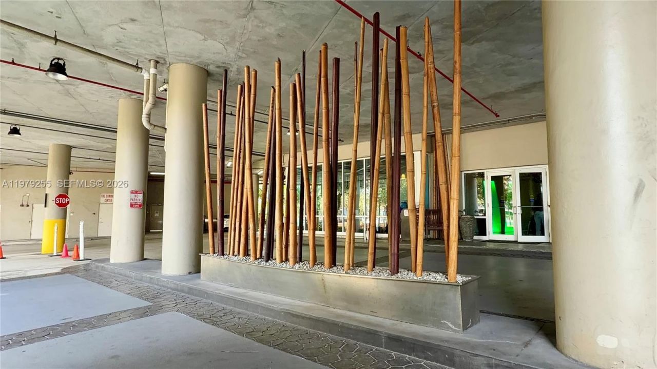 10 SW South River Dr , Unit 715, Miami, FL 33130 Photo