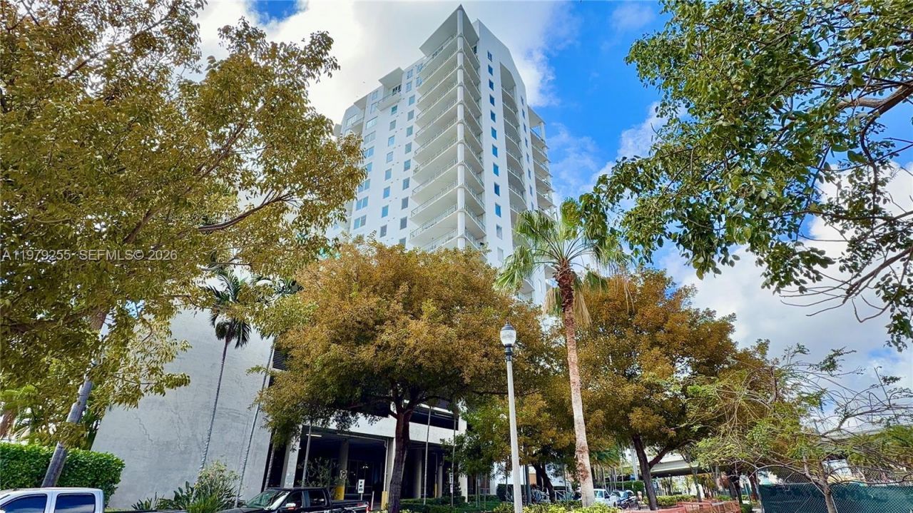 10 SW South River Dr , Unit 715, Miami, FL 33130 Photo