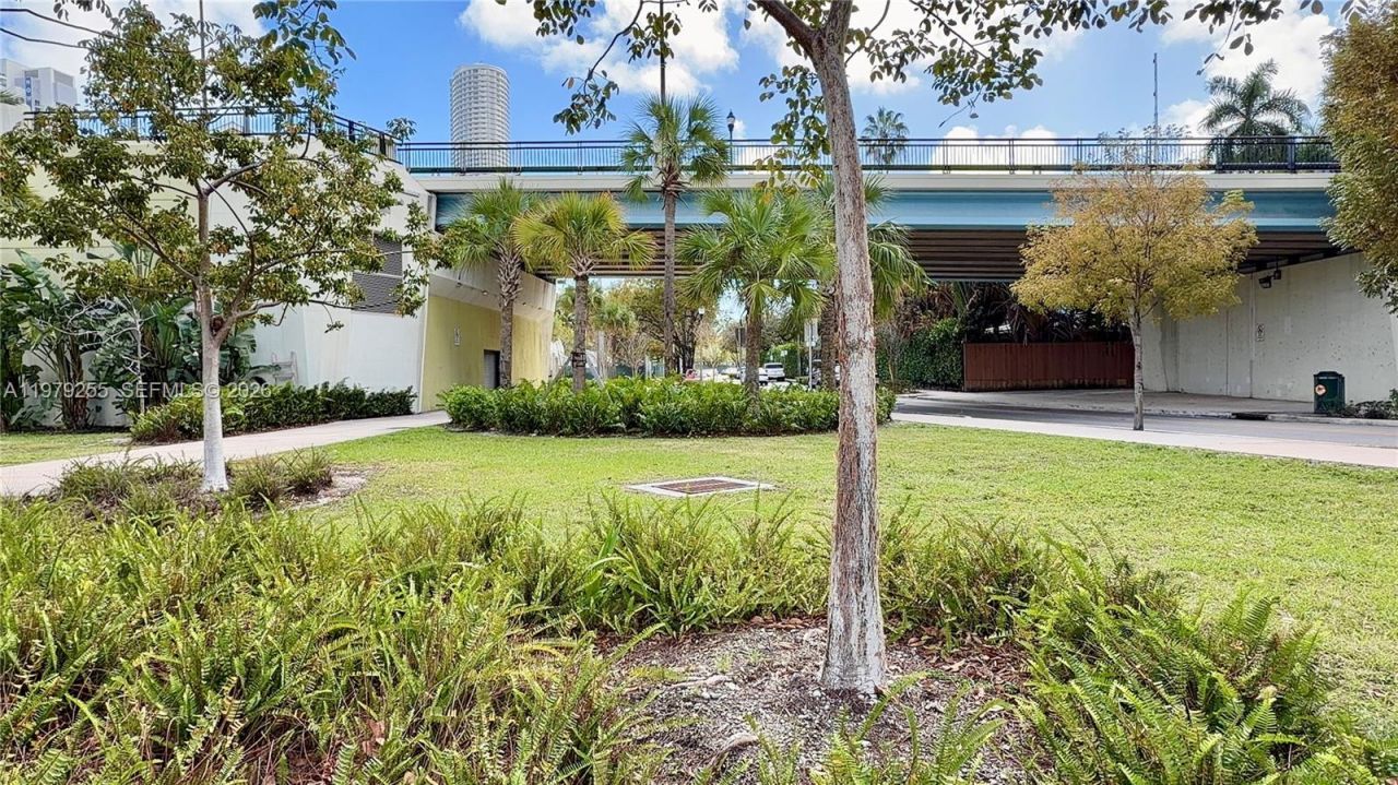 10 SW South River Dr , Unit 715, Miami, FL 33130 Photo