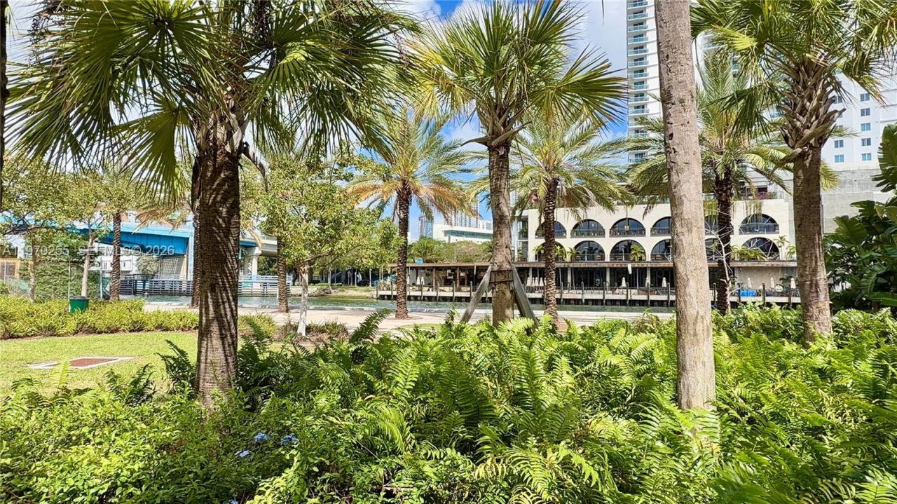 10 SW South River Dr , Unit 715, Miami, FL 33130 Photo