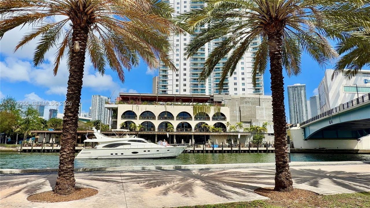 10 SW South River Dr , Unit 715, Miami, FL 33130 Photo