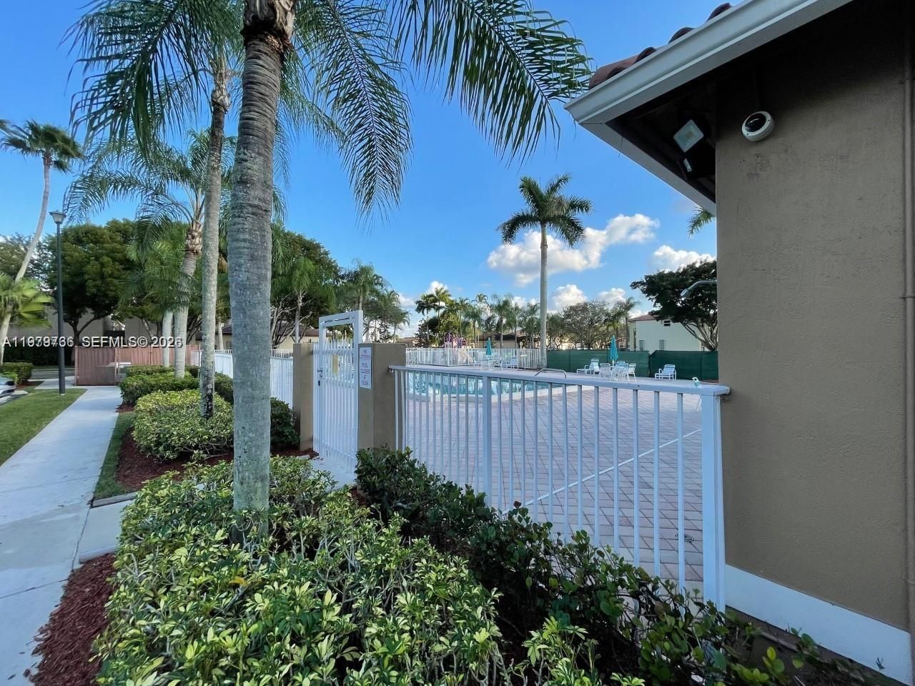 16309 Emerald Cove Rd , Unit 16309, Weston, FL 33331 Photo