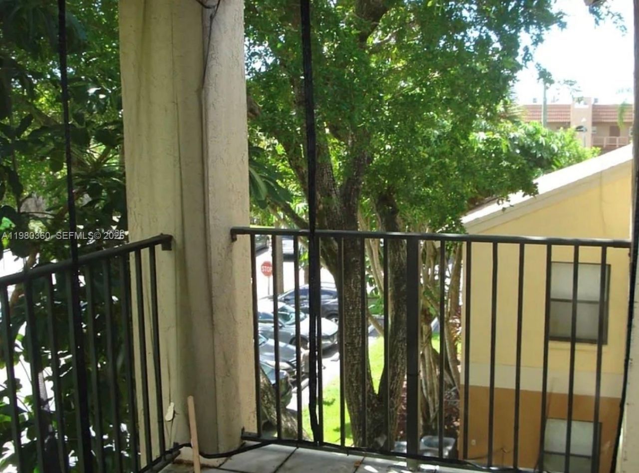 9999 Summerbreeze Dr, Unit 505, Sunrise, FL 33322 Photo