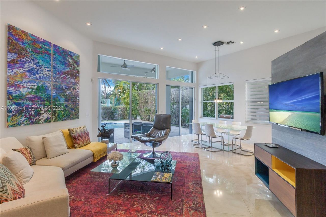 1651 NE 196th St , Miami, FL 33179 Photo