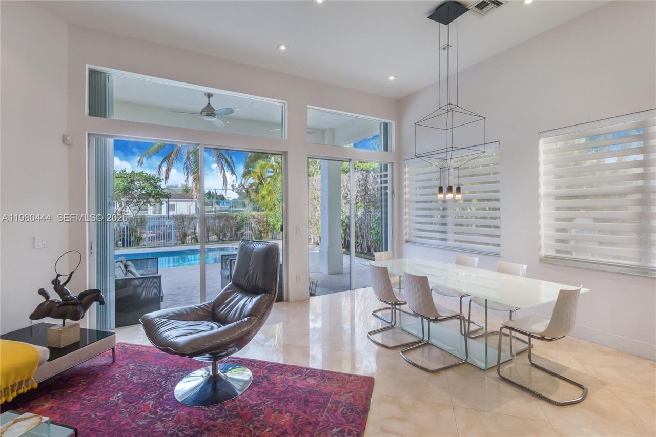 1651 NE 196th St , Miami, FL 33179 Photo