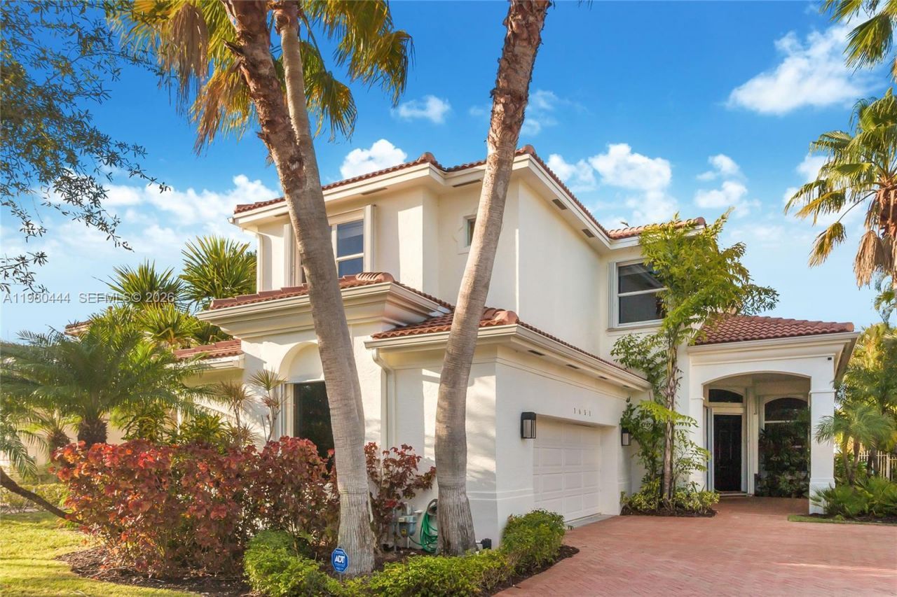 1651 NE 196th St , Miami, FL 33179 Photo