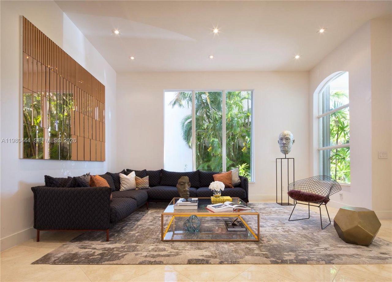 1651 NE 196th St , Miami, FL 33179 Photo