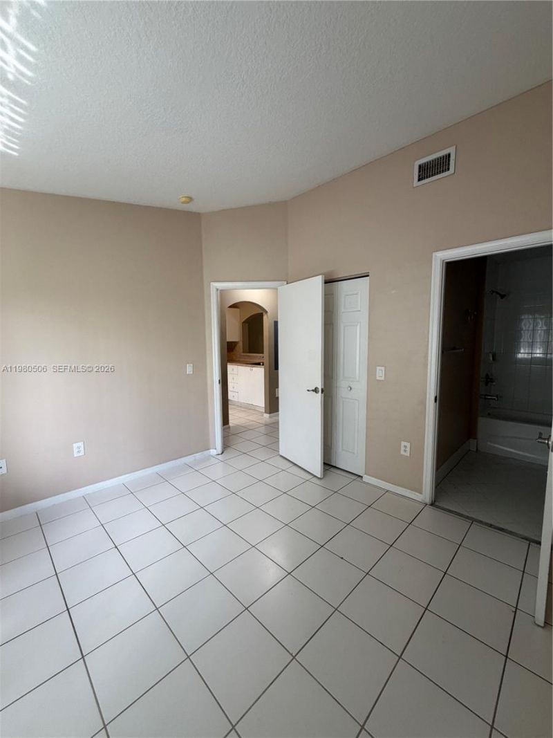 3780 N Jog Rd , Unit 205, West Palm Beach, FL 33411 Photo