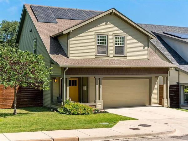 807 N Van Buren Avenue , Dallas, TX 75208