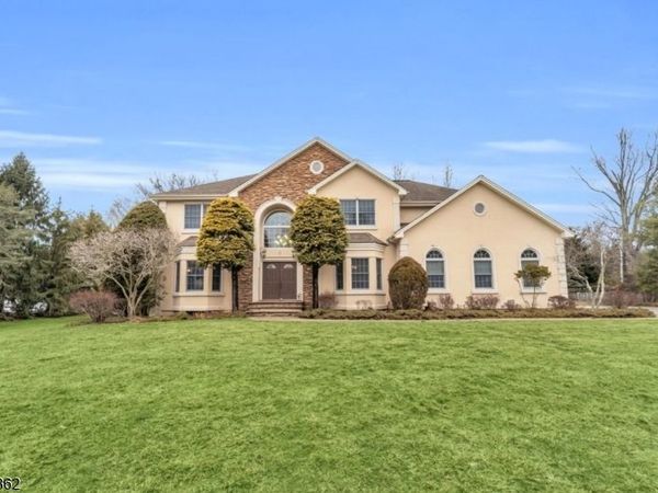 1 Sherwood Ct, Old Tappan, NJ 07675