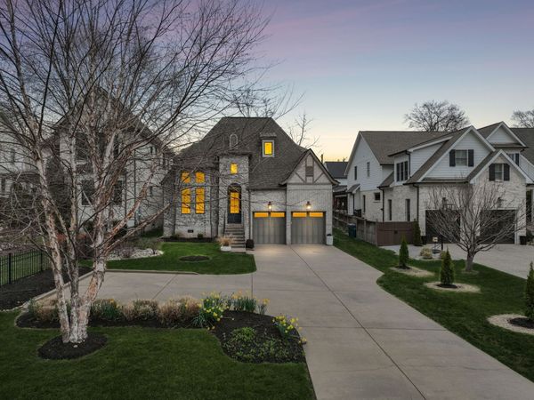 1110A Biltmore Dr, Nashville, TN 37204