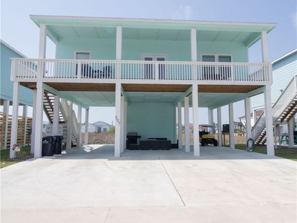 207 Paradise Dr , Rockport, TX 78382