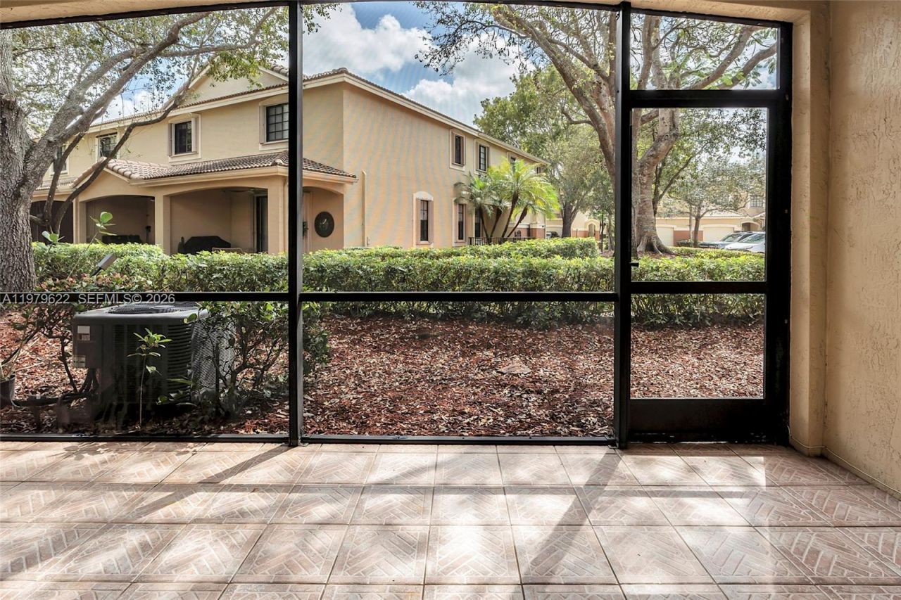 3892 Tree Top Dr, Weston, FL 33332 Photo