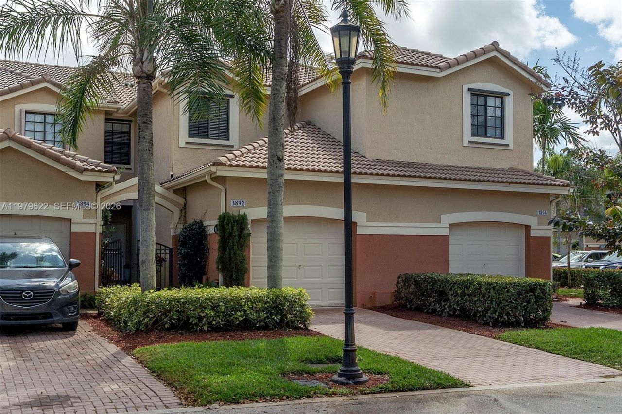 3892 Tree Top Dr, Weston, FL 33332 Photo
