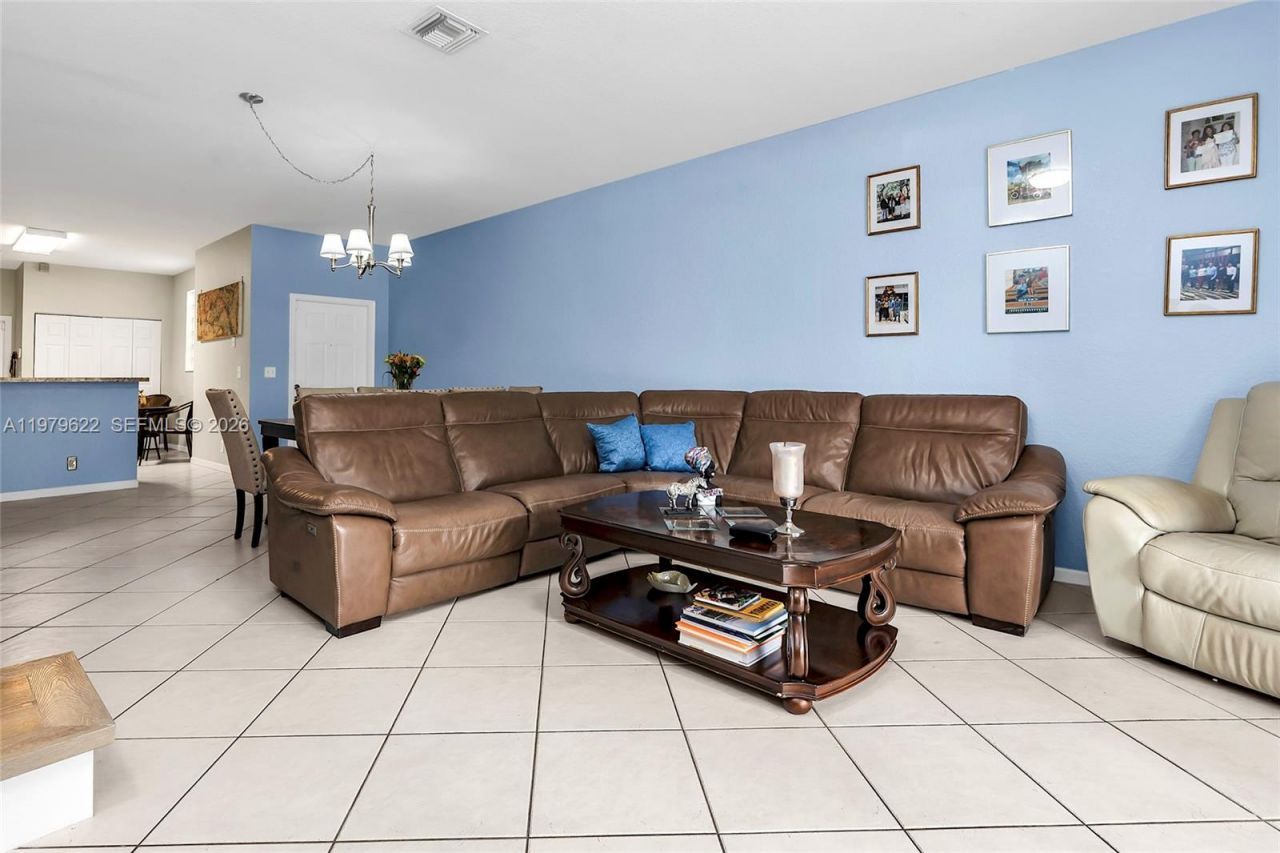 3892 Tree Top Dr, Weston, FL 33332 Photo