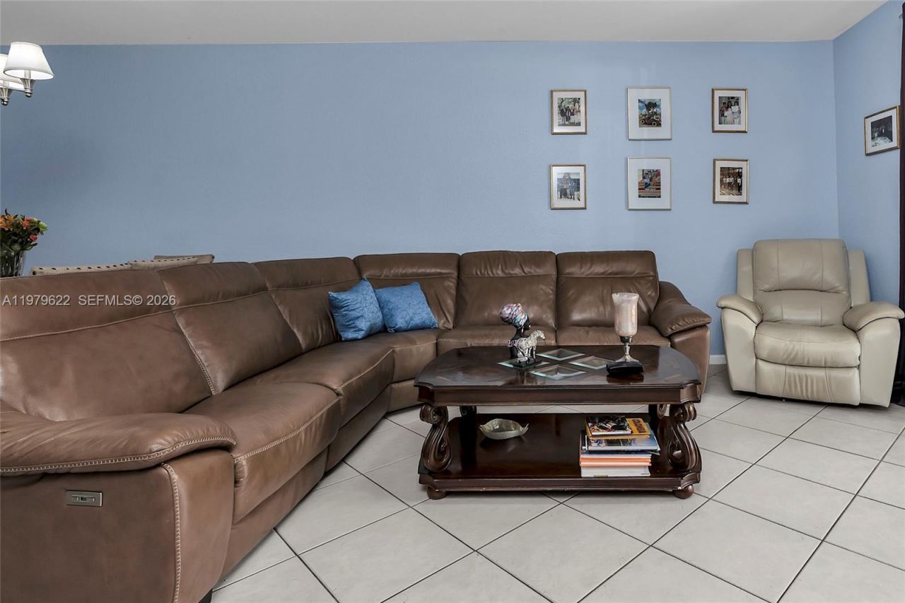 3892 Tree Top Dr, Weston, FL 33332 Photo