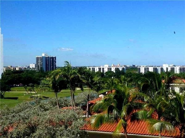 19900 E Country Club Dr, Unit 806, Aventura, FL 33180