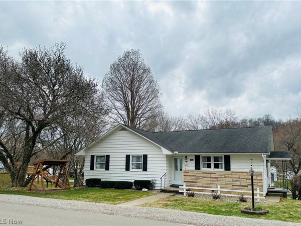 1207 Chestnut Street, Dresden, OH 43821
