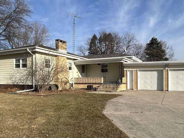 1610 Terrace Blvd, Hampton, IA 50441