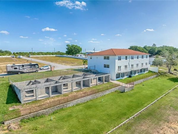 1900 OASIS BOULEVARD , SEBRING, FL 33870