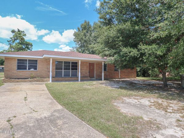 2460 Carter Road, Biloxi, MS 39531