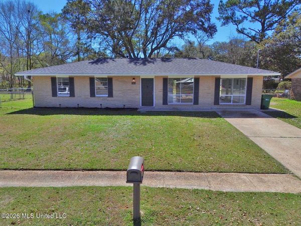 15825 Waycross Drive, Biloxi, MS 39532