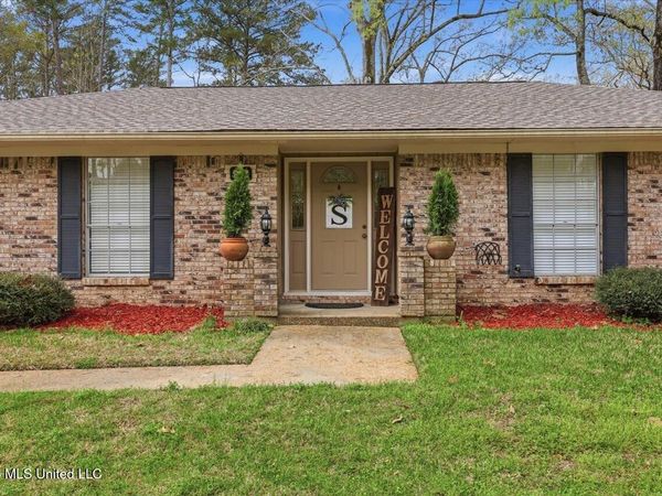 69 Summit Ridge Drive, Brandon, MS 39042