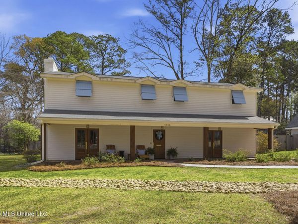 4408 Deer Creek Drive, Jackson, MS 39211