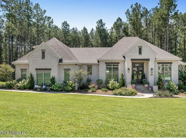 16 Manatee, Hattiesburg, MS 39402