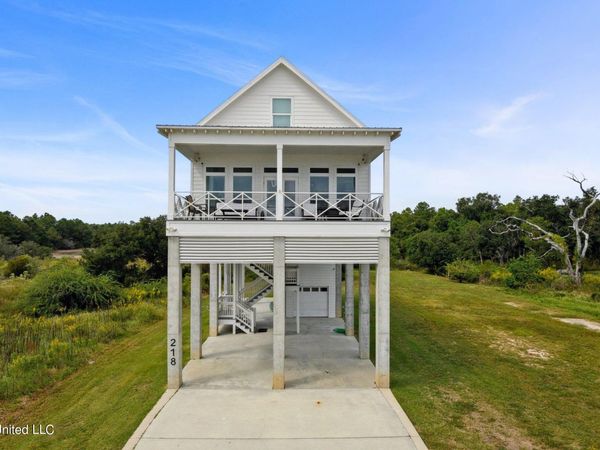 218 S Beach Boulevard, Waveland, MS 39576