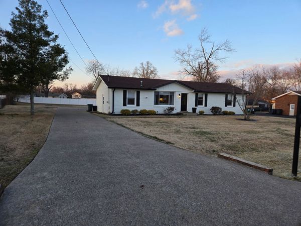 132 Neverbreak Dr, Hendersonville, TN 37075