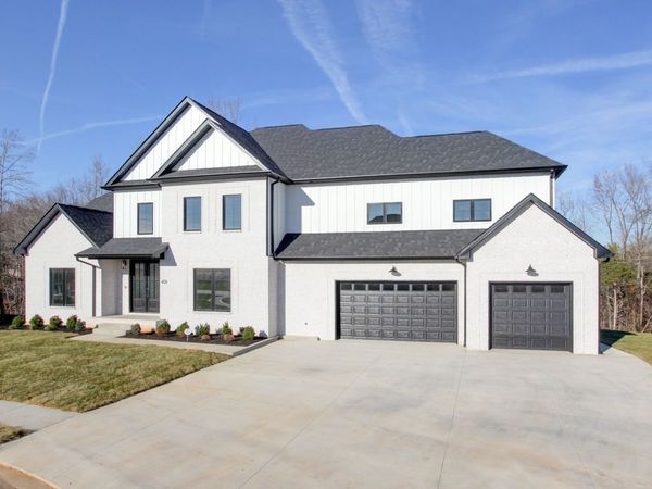 701 Sandringham Ct, Clarksville, TN 37043