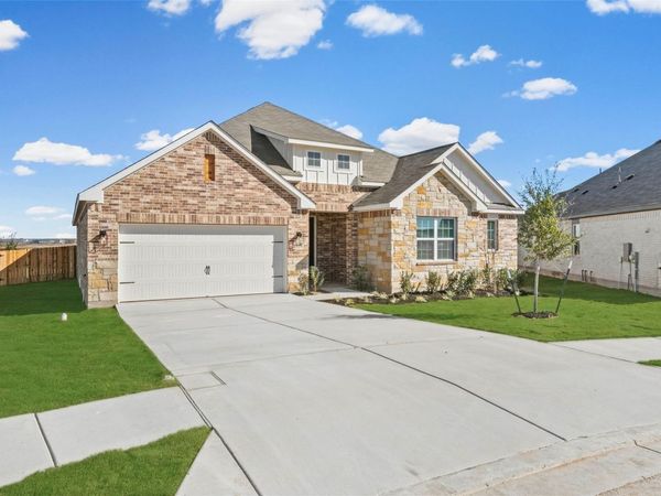 405 West Luna Blue LN, Jarrell, TX 76537