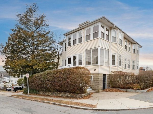 35 Richardson St., Unit 2, Wakefield, MA 01880