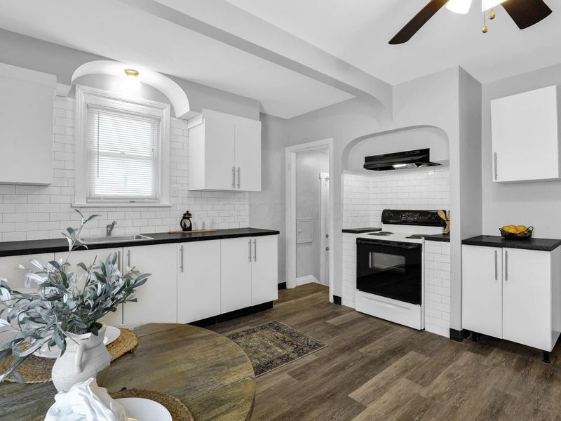 1366 Duxberry Avenue , Columbus, OH 43211 Photo 10