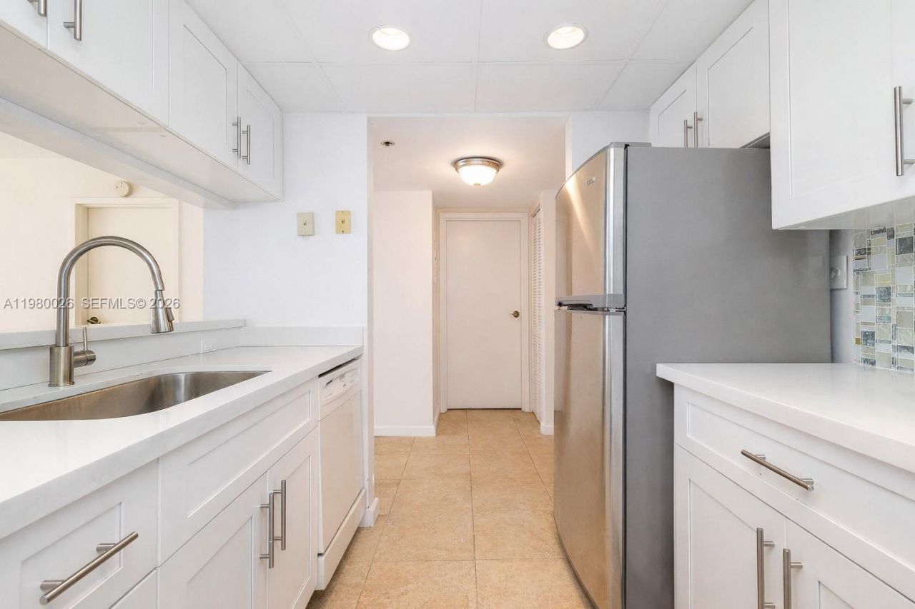 7601 E Treasure Dr, Unit 2309, North Bay Village, FL 33141 Photo