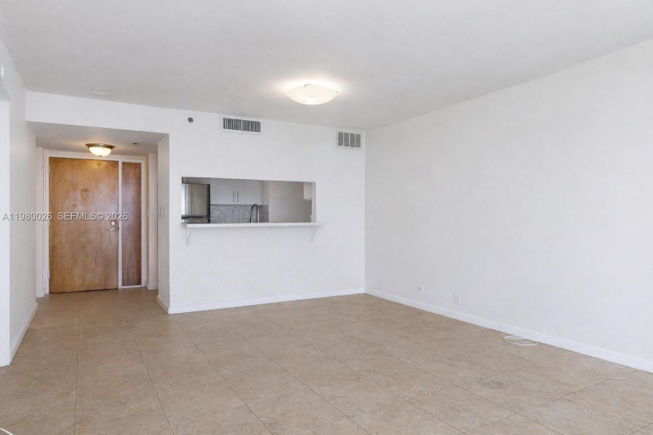 7601 E Treasure Dr, Unit 2309, North Bay Village, FL 33141 Photo