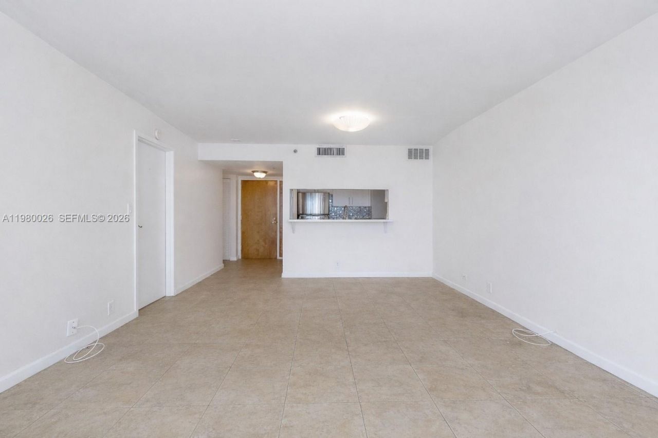 7601 E Treasure Dr, Unit 2309, North Bay Village, FL 33141 Photo