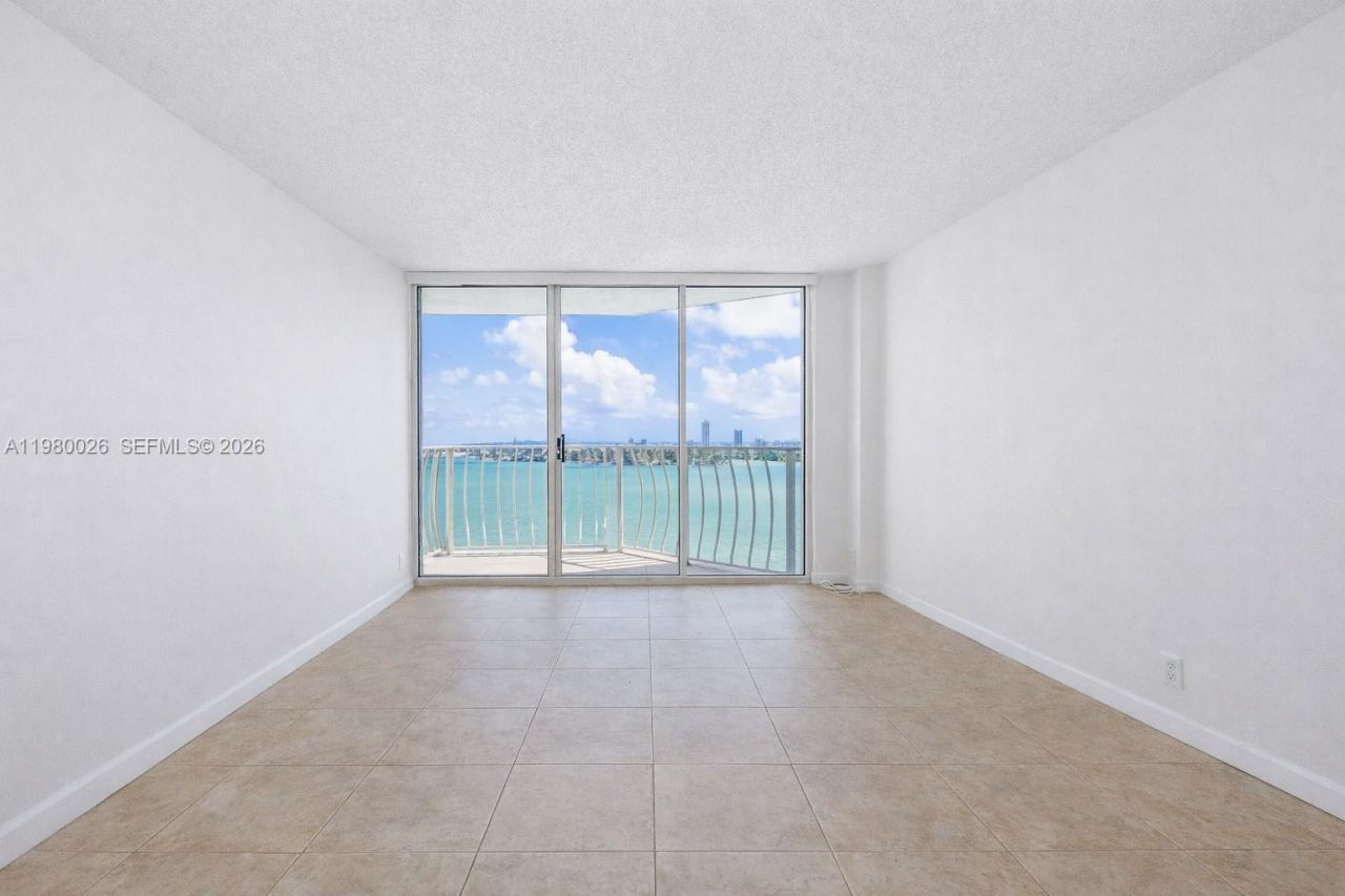 7601 E Treasure Dr, Unit 2309, North Bay Village, FL 33141 Photo